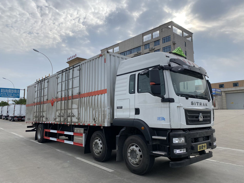 易燃液體廂式運(yùn)輸車，廂式運(yùn)輸車，楚勝汽車集團(tuán)